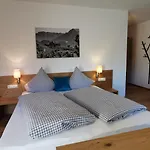 Haus In Der Sonne בית הארחה 3*
