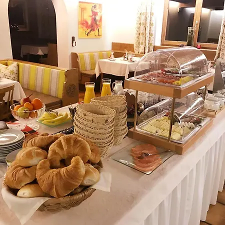 Haus In Der Sonne בית הארחה 3*